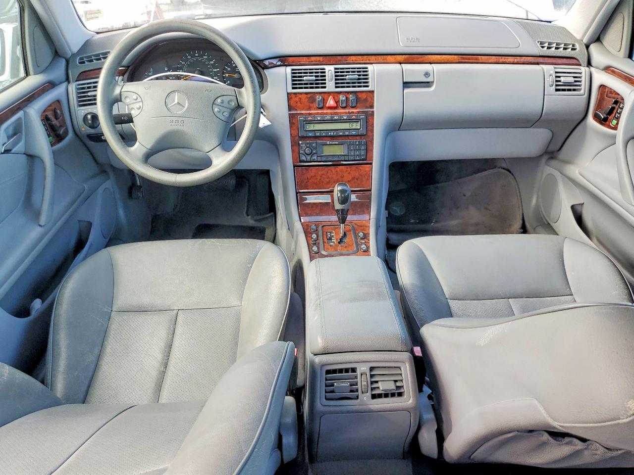 2001 Mercedes-benz E 320 Silver vin: WDBJF65J71B172327