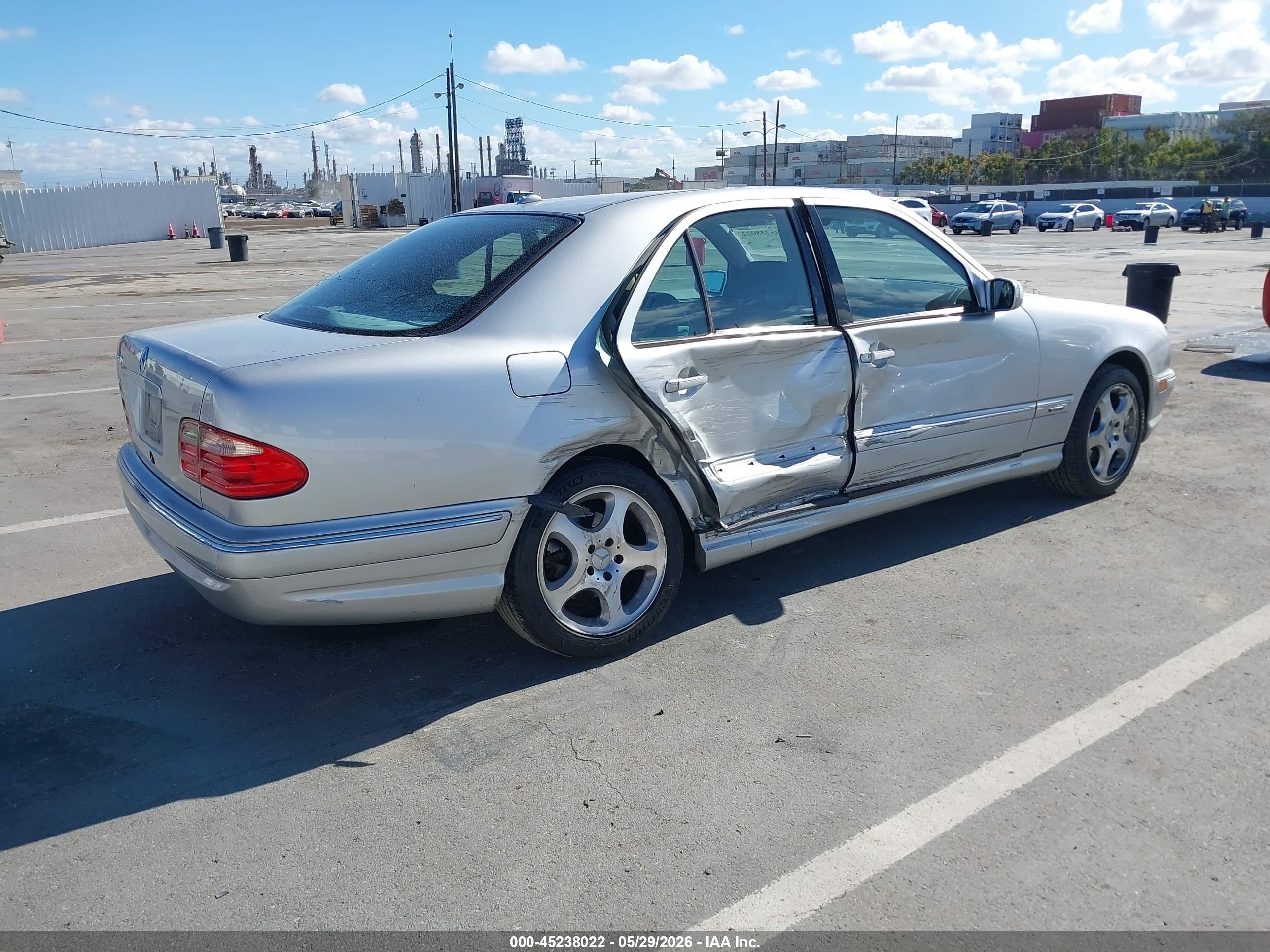 2001 Mercedes-benz E 320   Серебряный vin: WDBJF65J71B337258