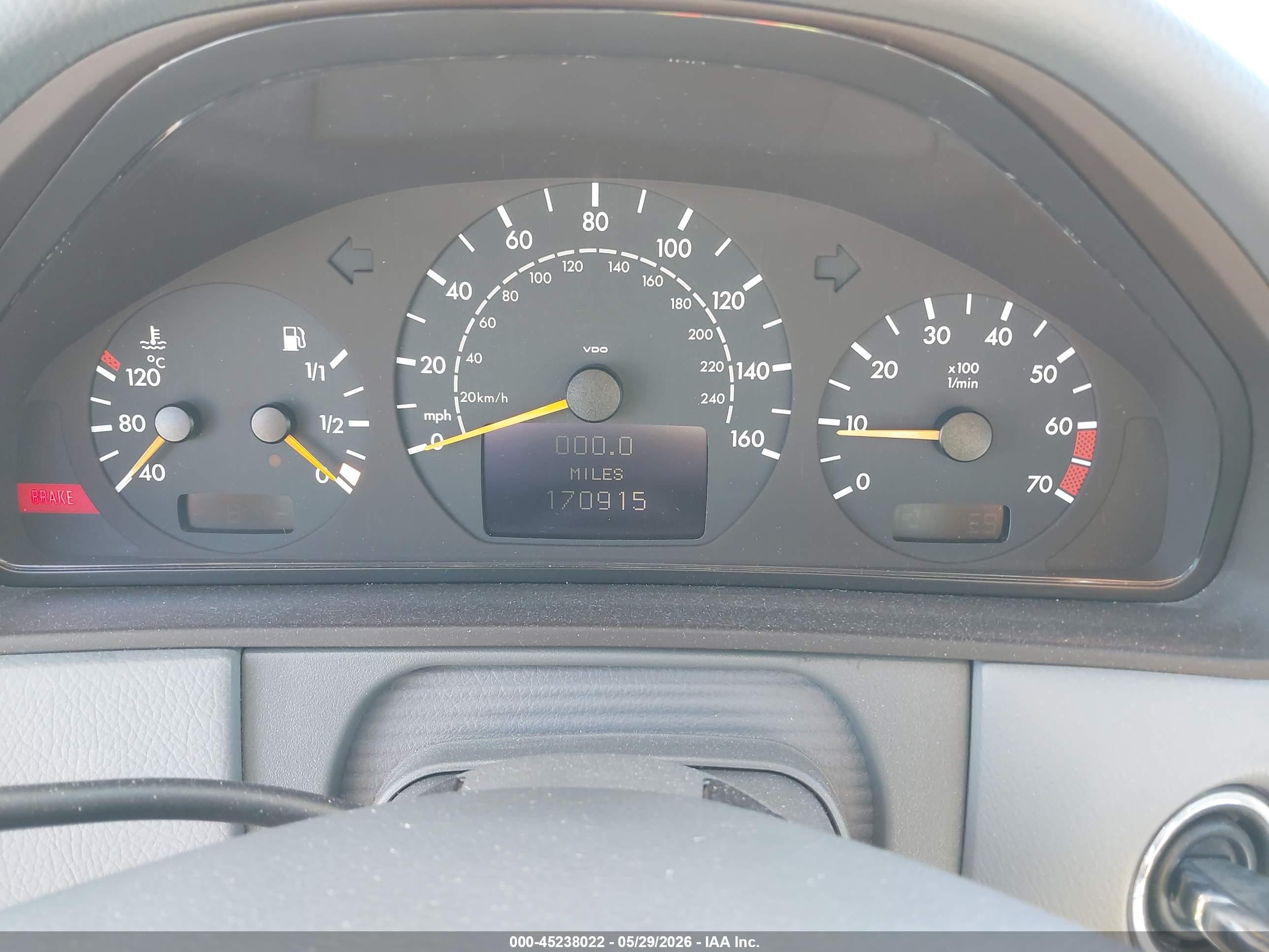2001 Mercedes-benz E 320   Серебряный vin: WDBJF65J71B337258