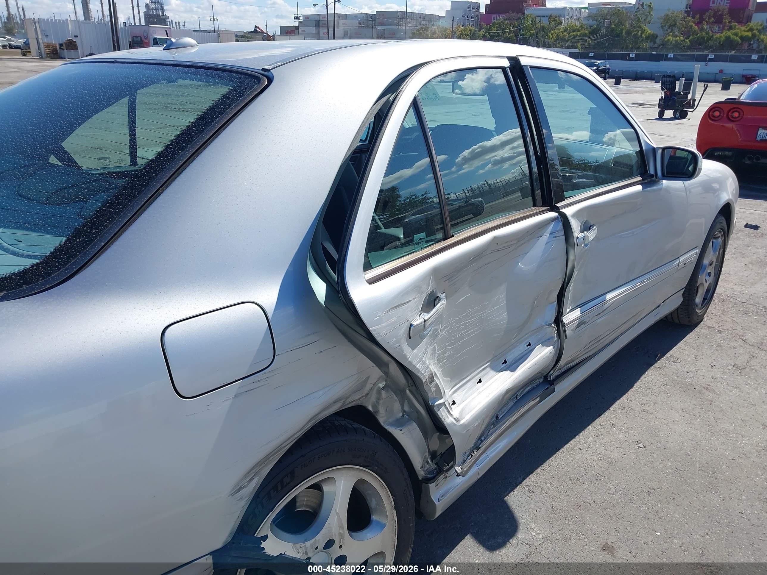 2001 Mercedes-benz E 320   Серебряный vin: WDBJF65J71B337258