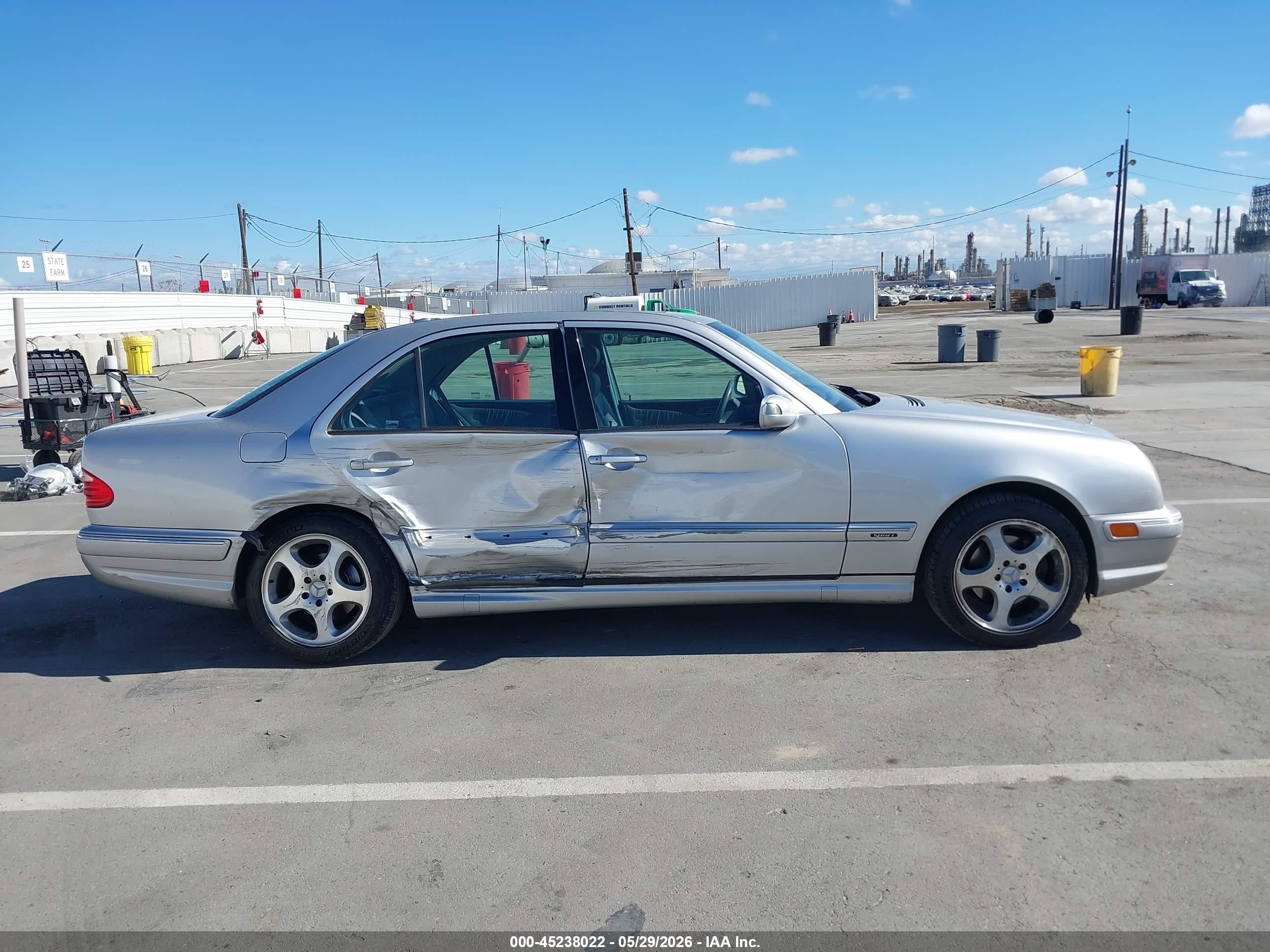 2001 Mercedes-benz E 320   Серебряный vin: WDBJF65J71B337258