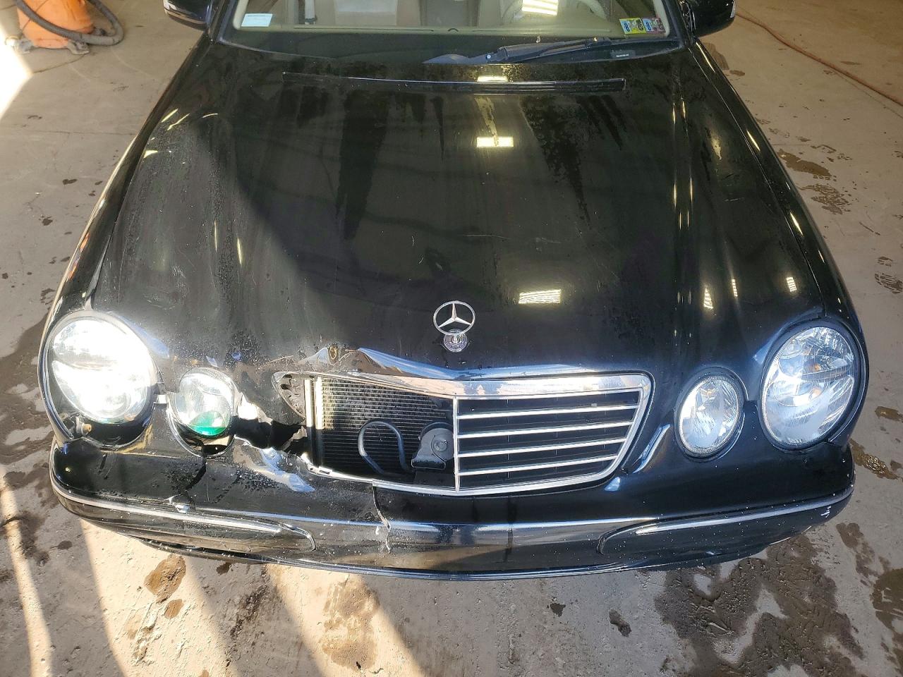 2002 Mercedes-benz E 320 Black vin: WDBJF65J72B417970