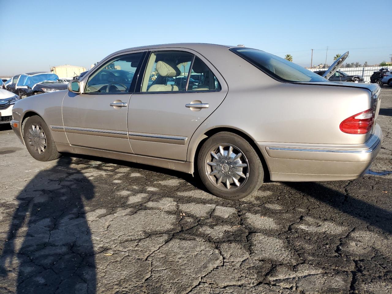 2000 Mercedes-benz E 320 Gold vin: WDBJF65J7YB019974