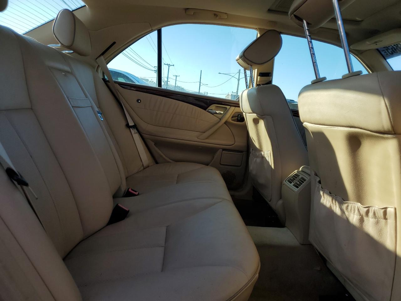 2000 Mercedes-benz E 320 Gold vin: WDBJF65J7YB019974