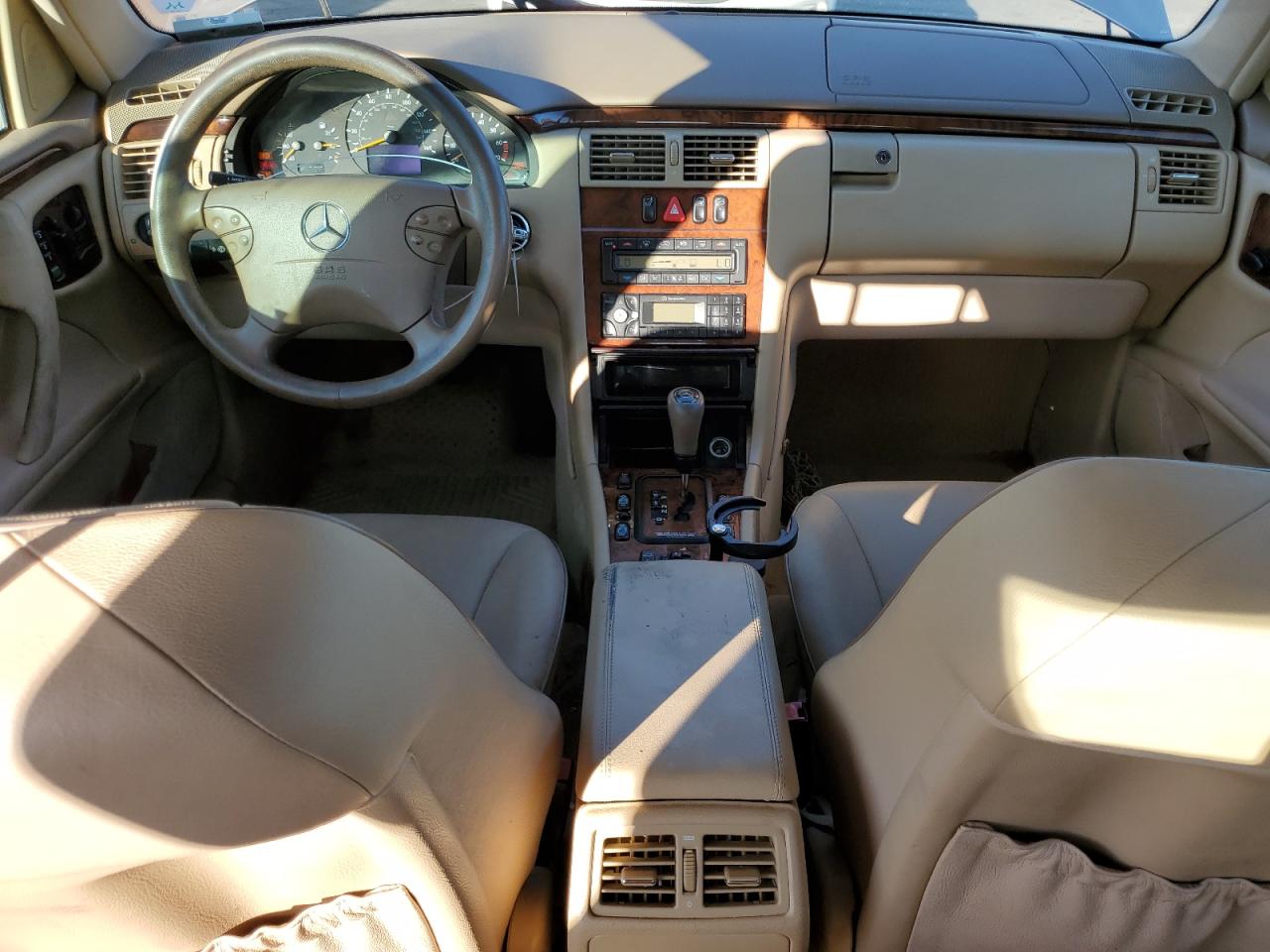 2000 Mercedes-benz E 320 Gold vin: WDBJF65J7YB019974