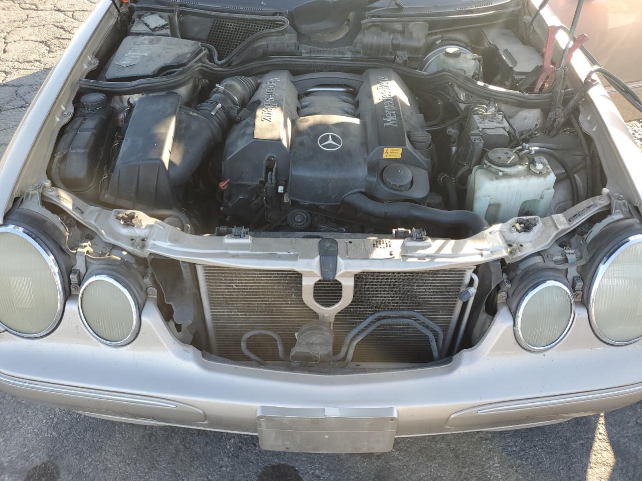 2000 Mercedes-benz E 320 Gold vin: WDBJF65J7YB019974