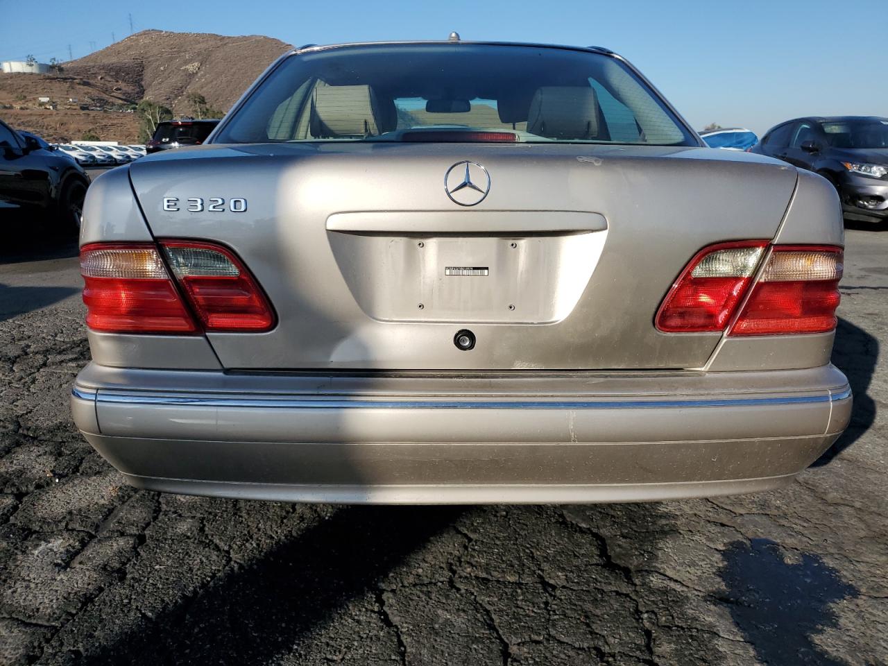 2000 Mercedes-benz E 320 Gold vin: WDBJF65J7YB019974