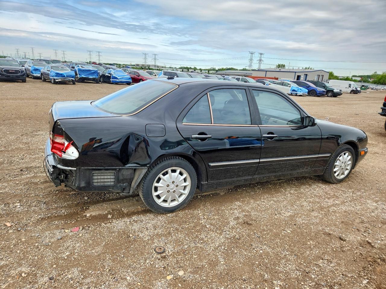 2000 Mercedes-benz E 320 Black vin: WDBJF65J7YB026908