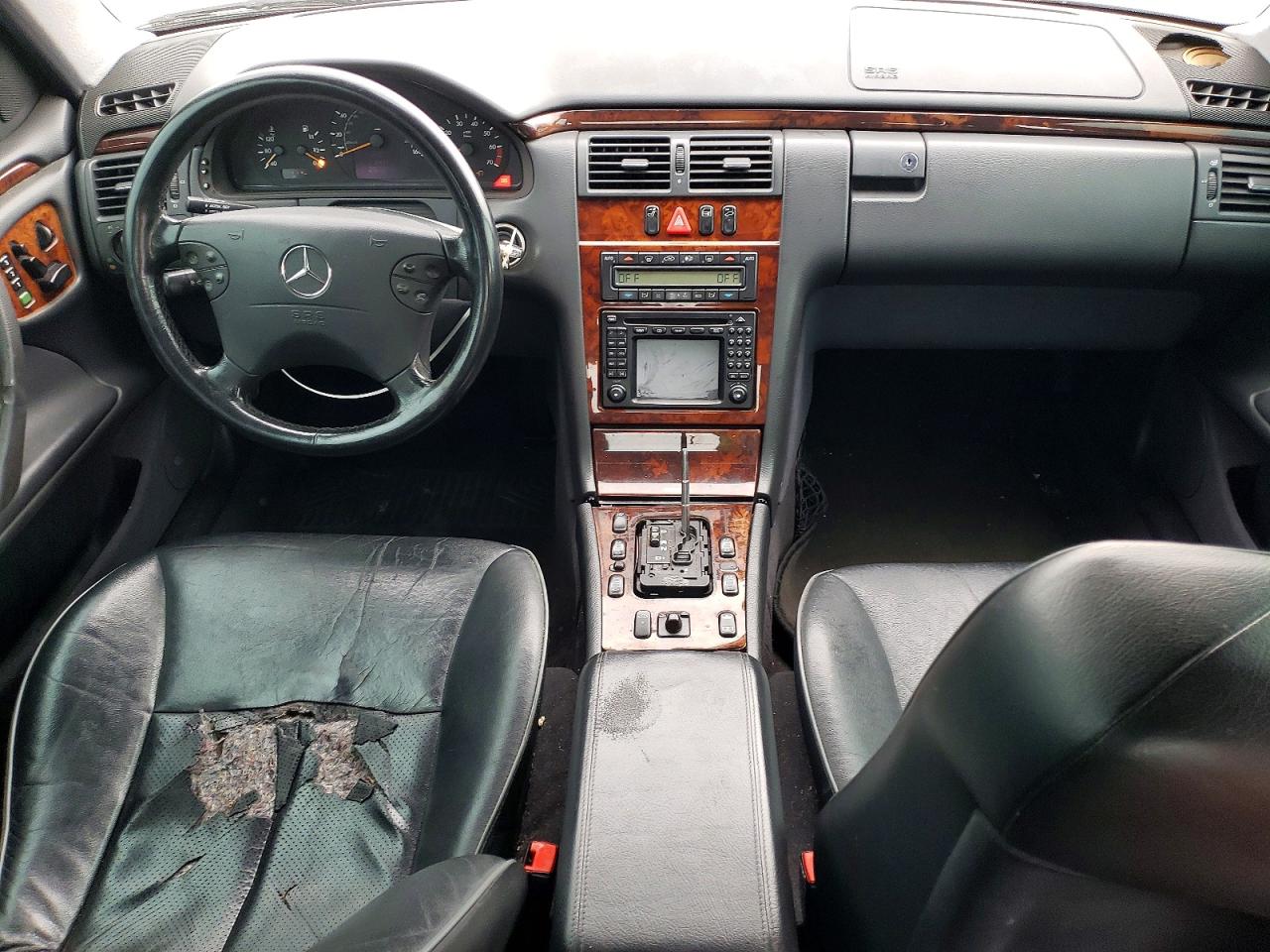 2000 Mercedes Benz E 320 Black vin: WDBJF65J7YB078863