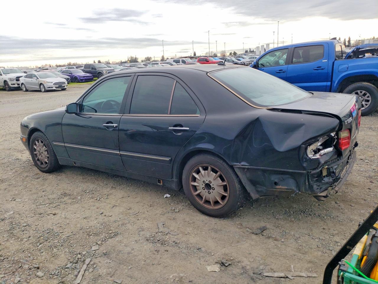 2000 Mercedes Benz E 320 Black vin: WDBJF65J7YB078863