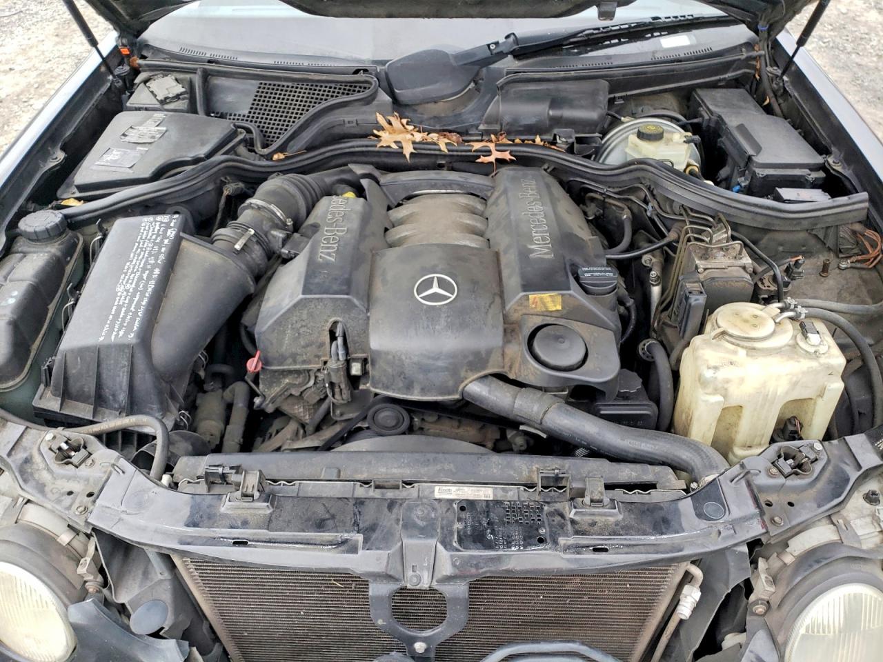 2000 Mercedes Benz E 320 Black vin: WDBJF65J7YB078863