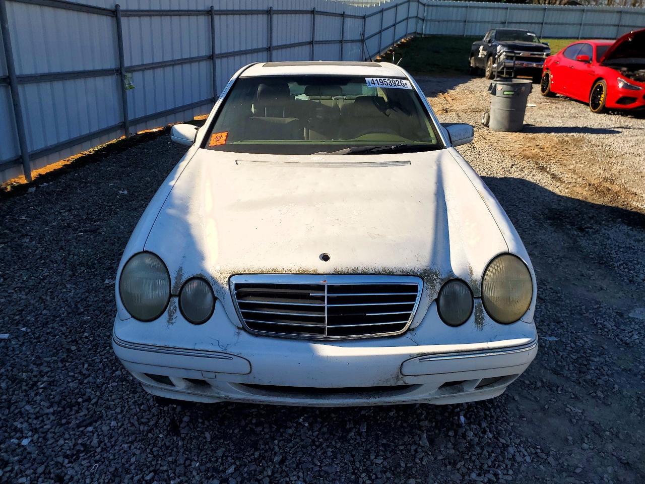 2000 Mercedes-benz E 320 White vin: WDBJF65J7YB082721