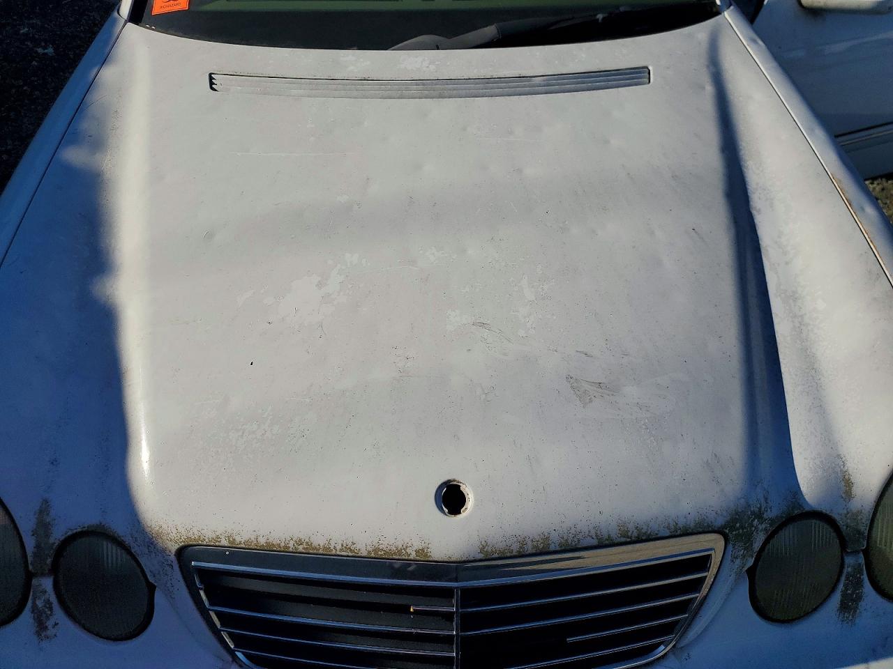 2000 Mercedes-benz E 320 White vin: WDBJF65J7YB082721