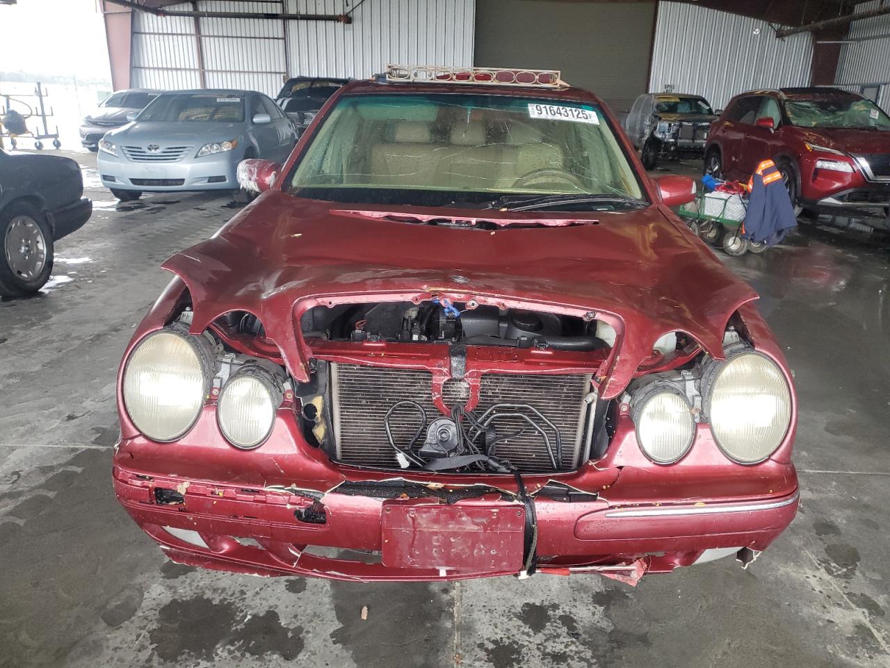 2000 Mercedes-benz E 320 Burgundy vin: WDBJF65J7YB108475