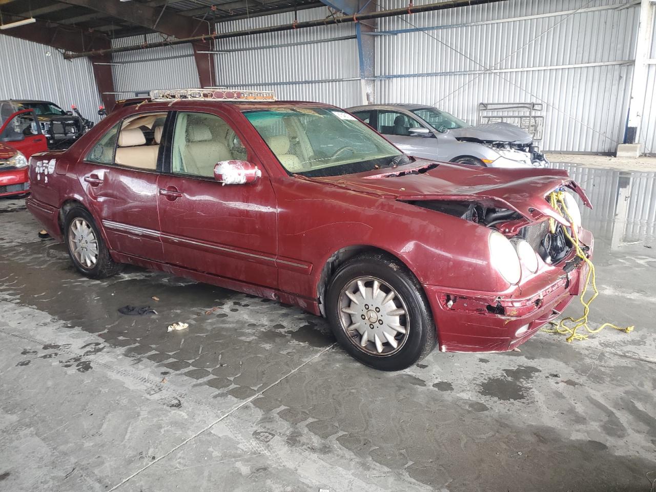 2000 Mercedes-benz E 320 Burgundy vin: WDBJF65J7YB108475