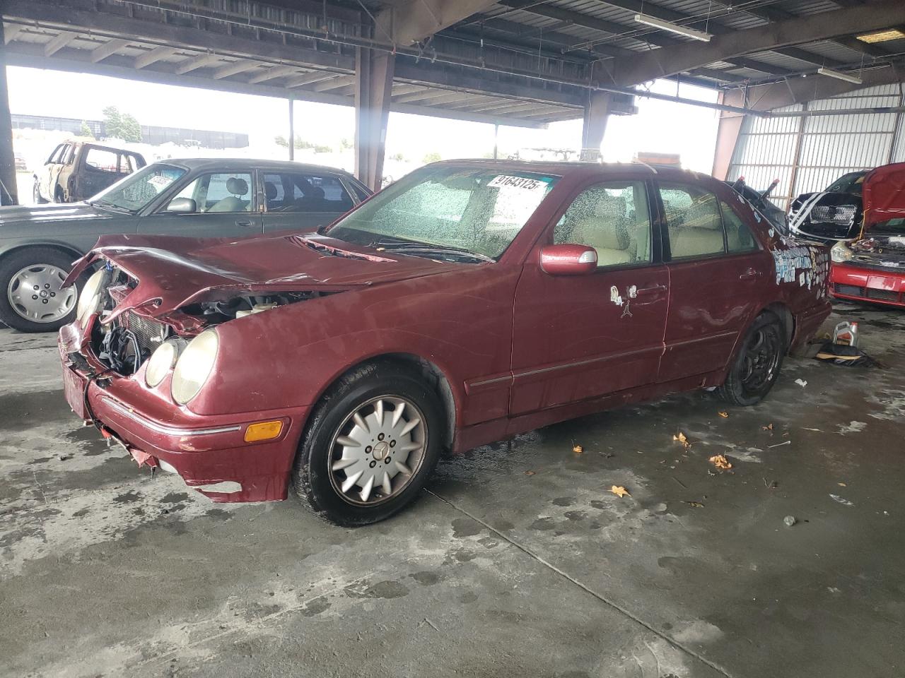 2000 Mercedes-benz E 320 Burgundy vin: WDBJF65J7YB108475