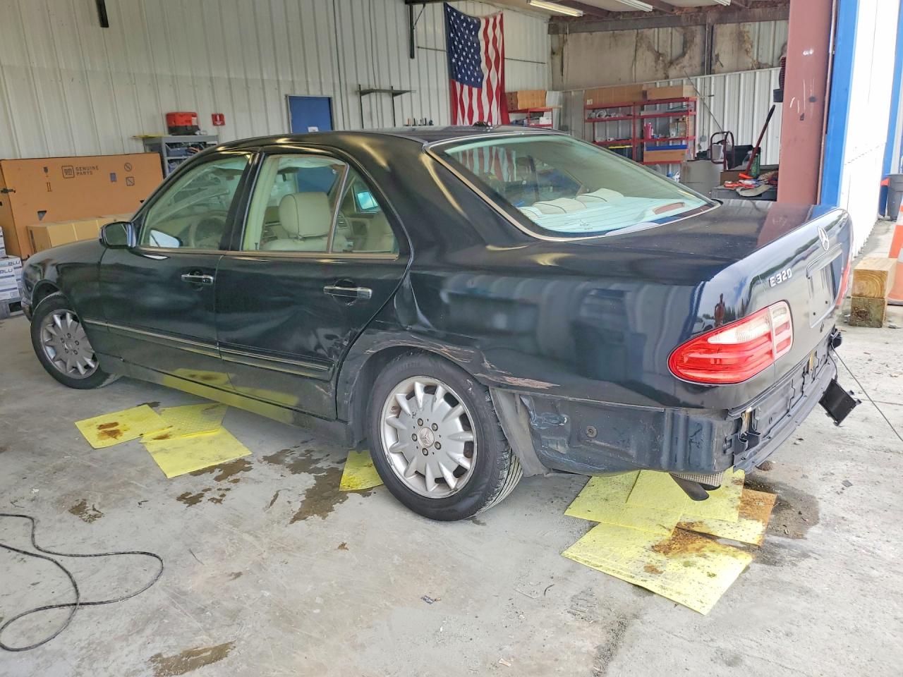 2000 Mercedes-benz E 320 Black vin: WDBJF65J7YB110226