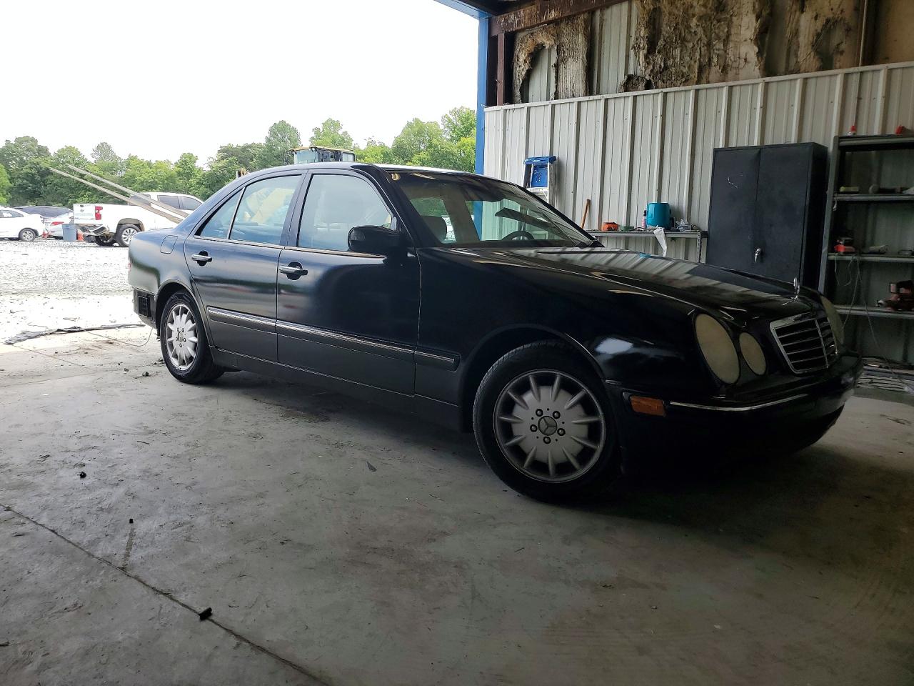 2000 Mercedes-benz E 320 Black vin: WDBJF65J7YB110226