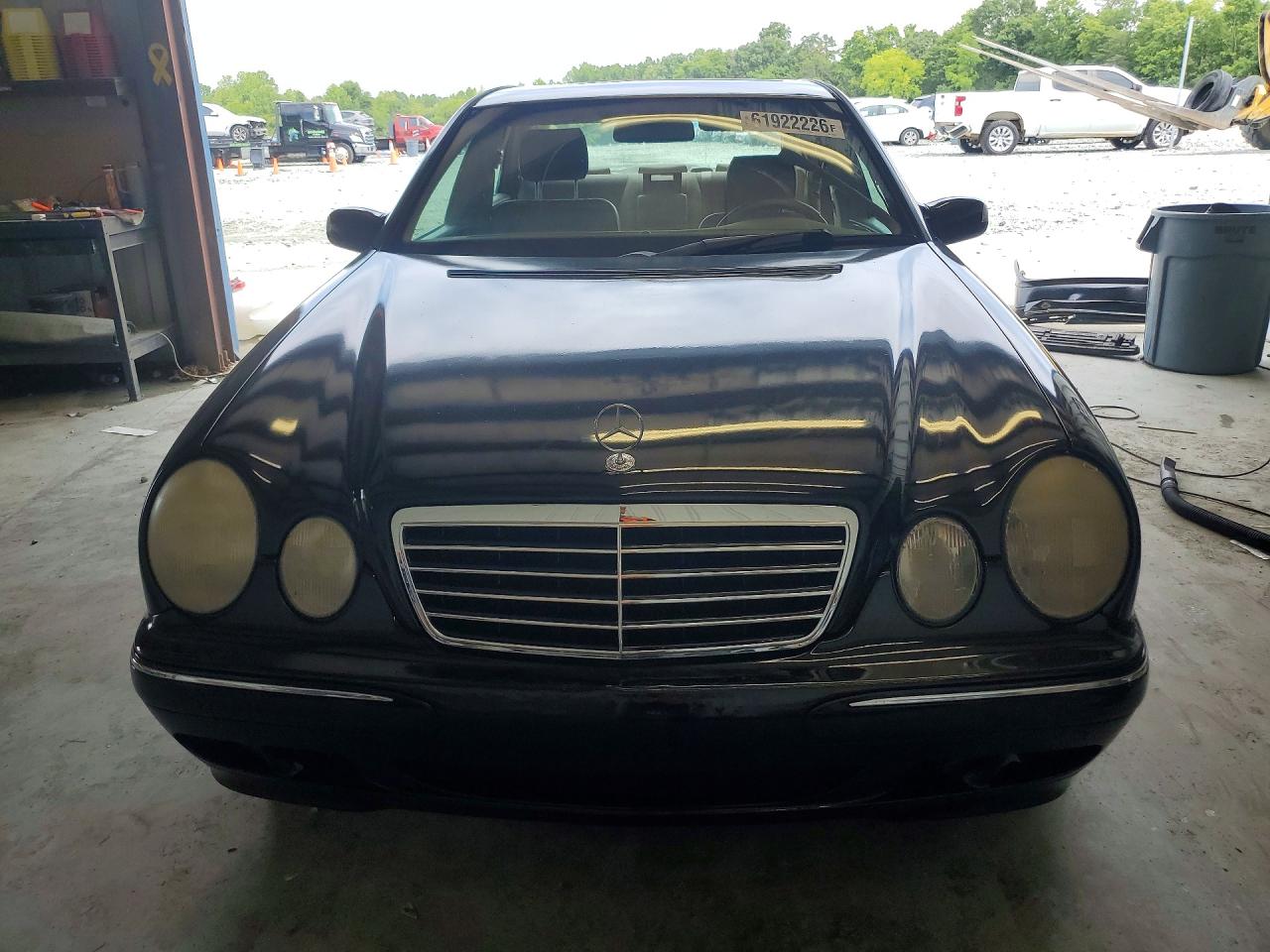 2000 Mercedes-benz E 320 Black vin: WDBJF65J7YB110226