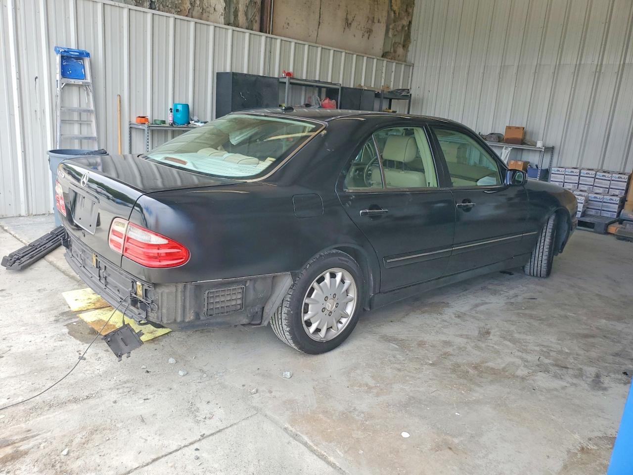 2000 Mercedes-benz E 320 Black vin: WDBJF65J7YB110226