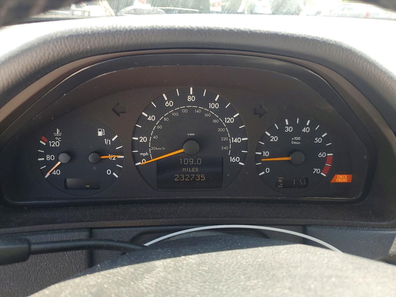 2000 Mercedes-benz E 320 Серебряный vin: WDBJF65J7YB148619
