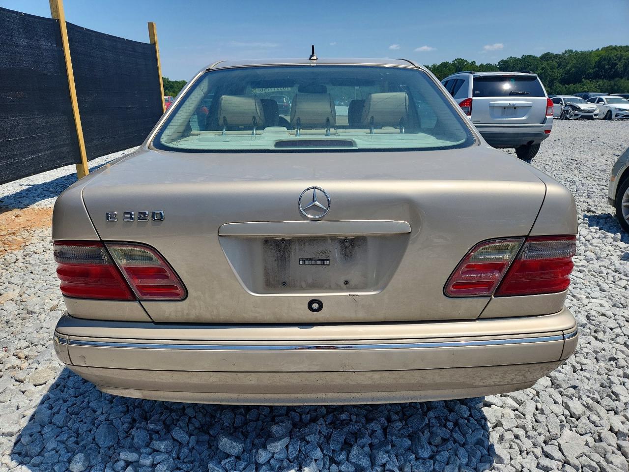 2001 Mercedes-benz E 320 Tan vin: WDBJF65J81B244409