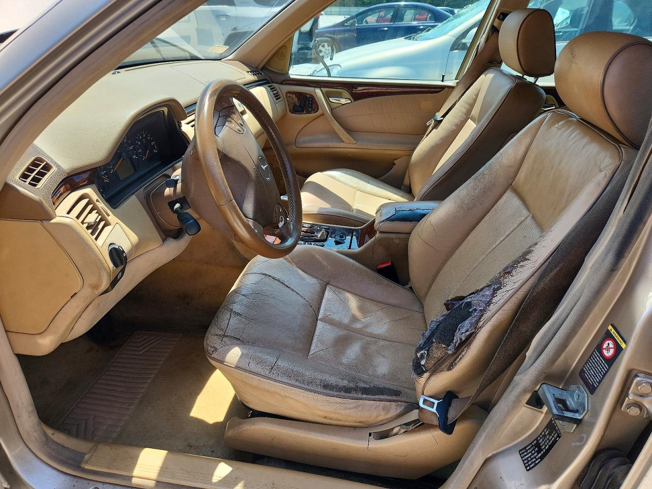 2001 Mercedes-benz E 320 Tan vin: WDBJF65J81B244409