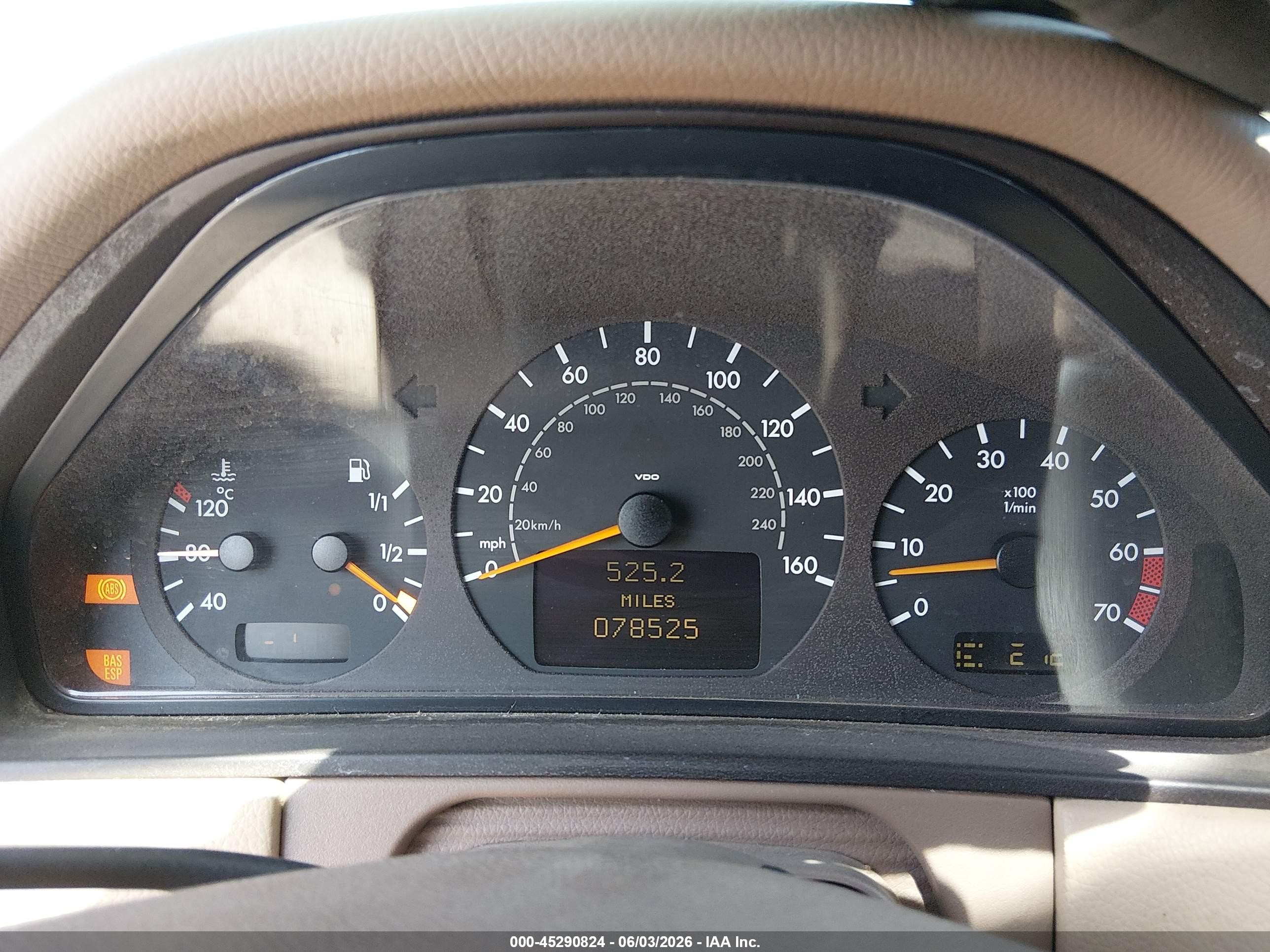 2001 Mercedes-benz E 320   Белый vin: WDBJF65J81B362007