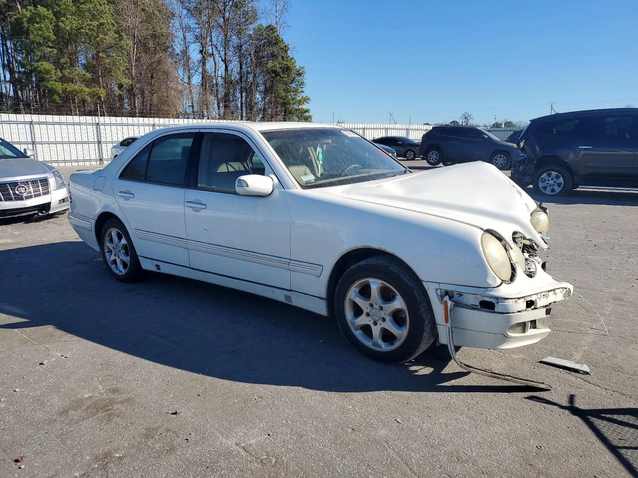 2002 Mercedes-benz E 320 White vin: WDBJF65J82B426855