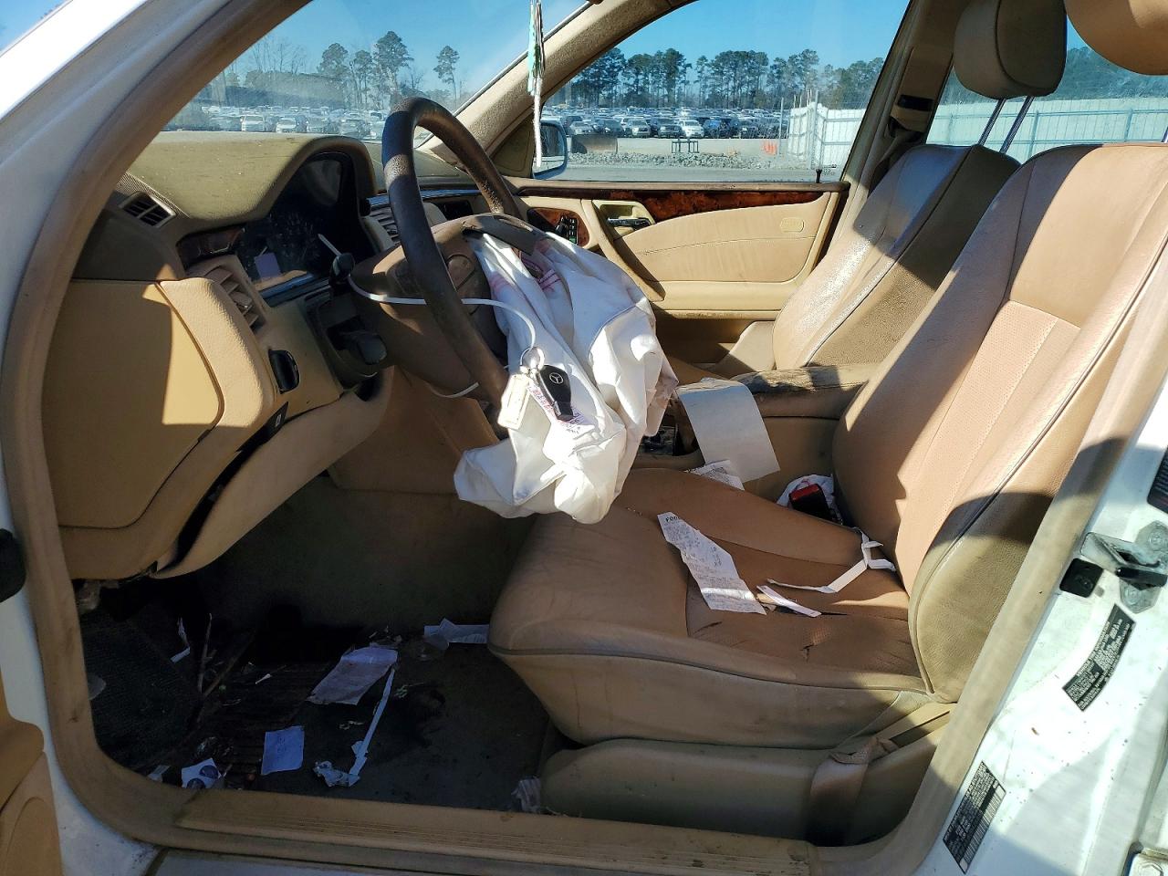 2002 Mercedes-benz E 320 White vin: WDBJF65J82B426855