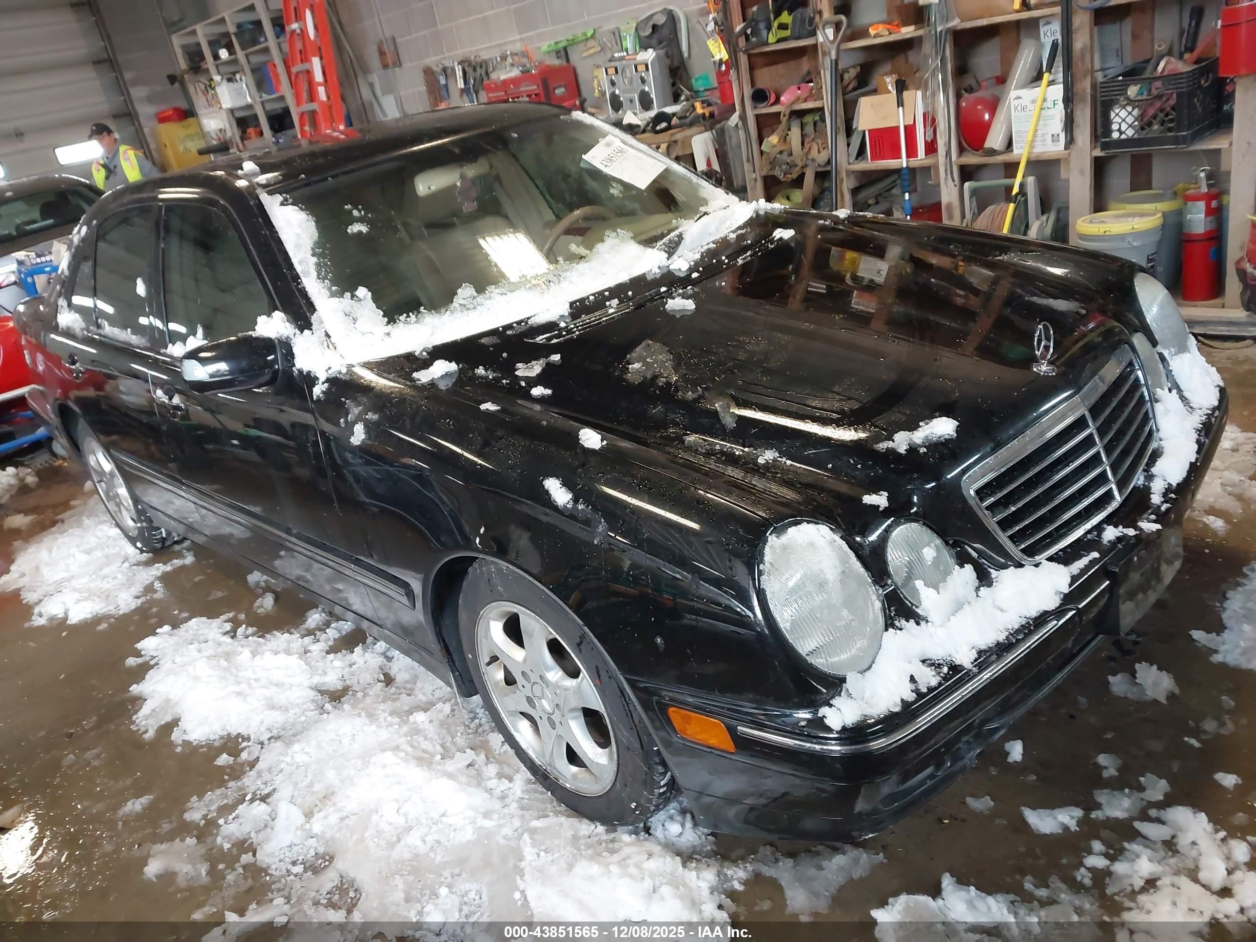 WDBJF65J82B441985