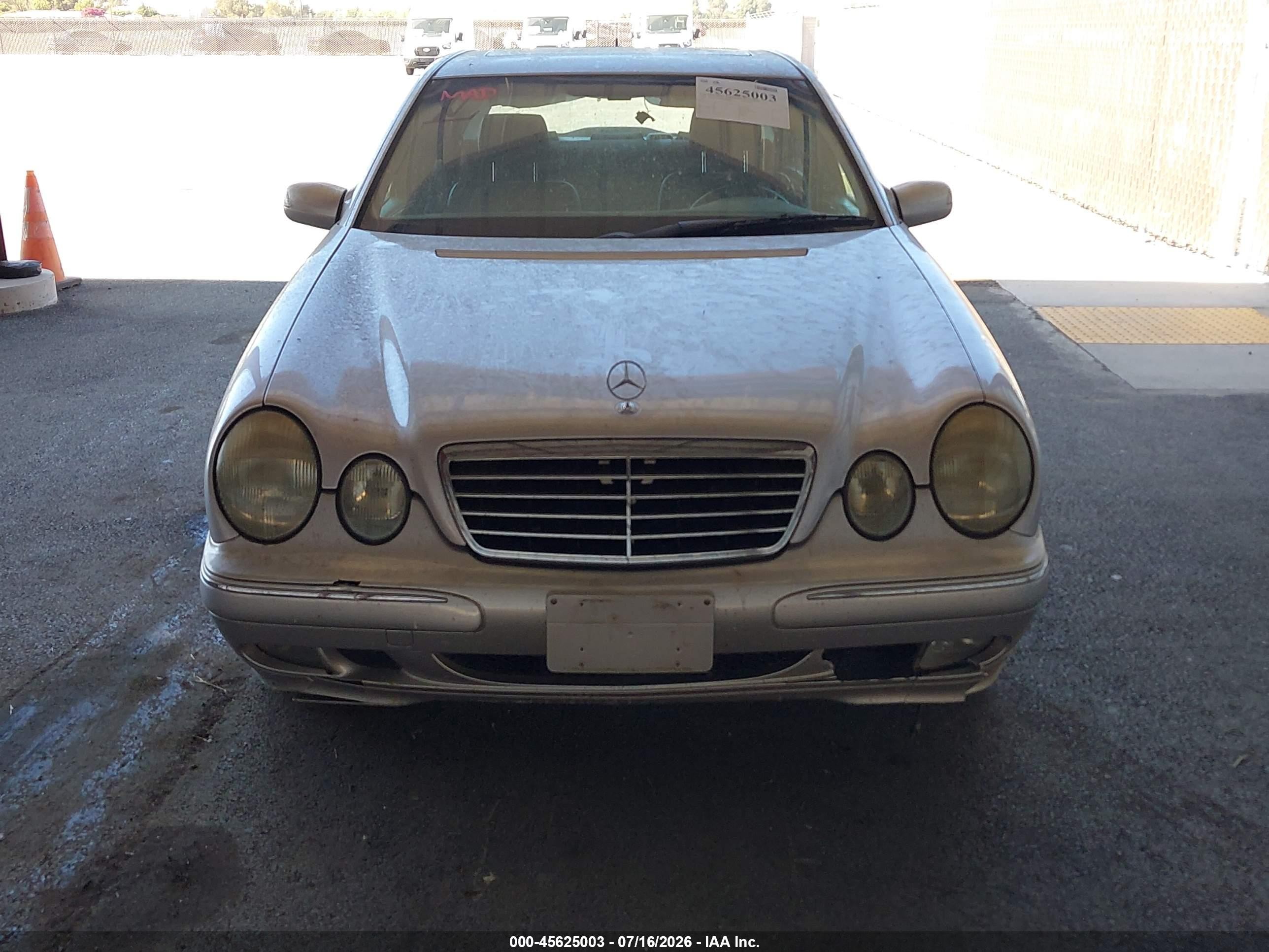 2002 Mercedes-benz E 320 Silver vin: WDBJF65J82B460181