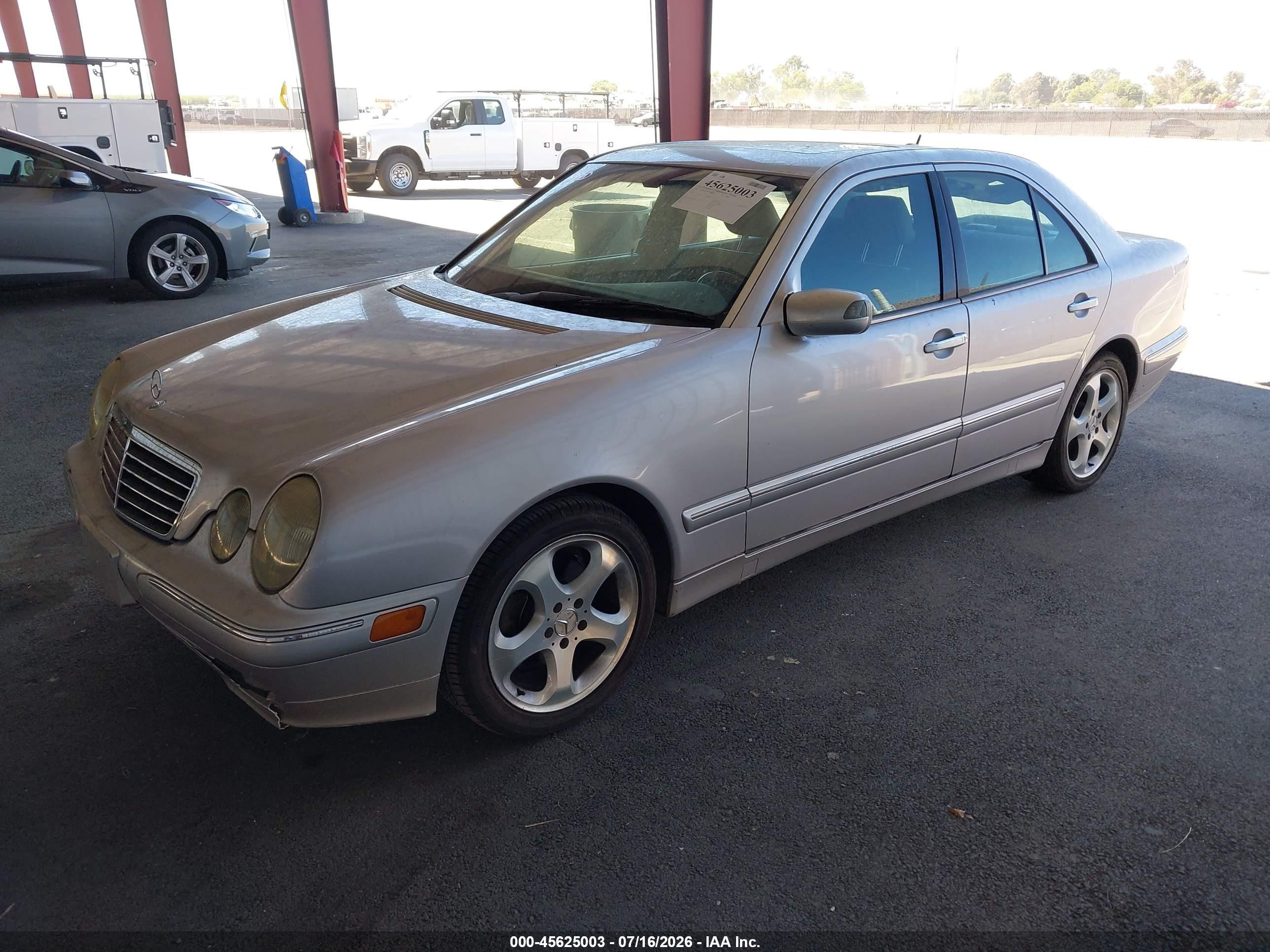 2002 Mercedes-benz E 320 Silver vin: WDBJF65J82B460181