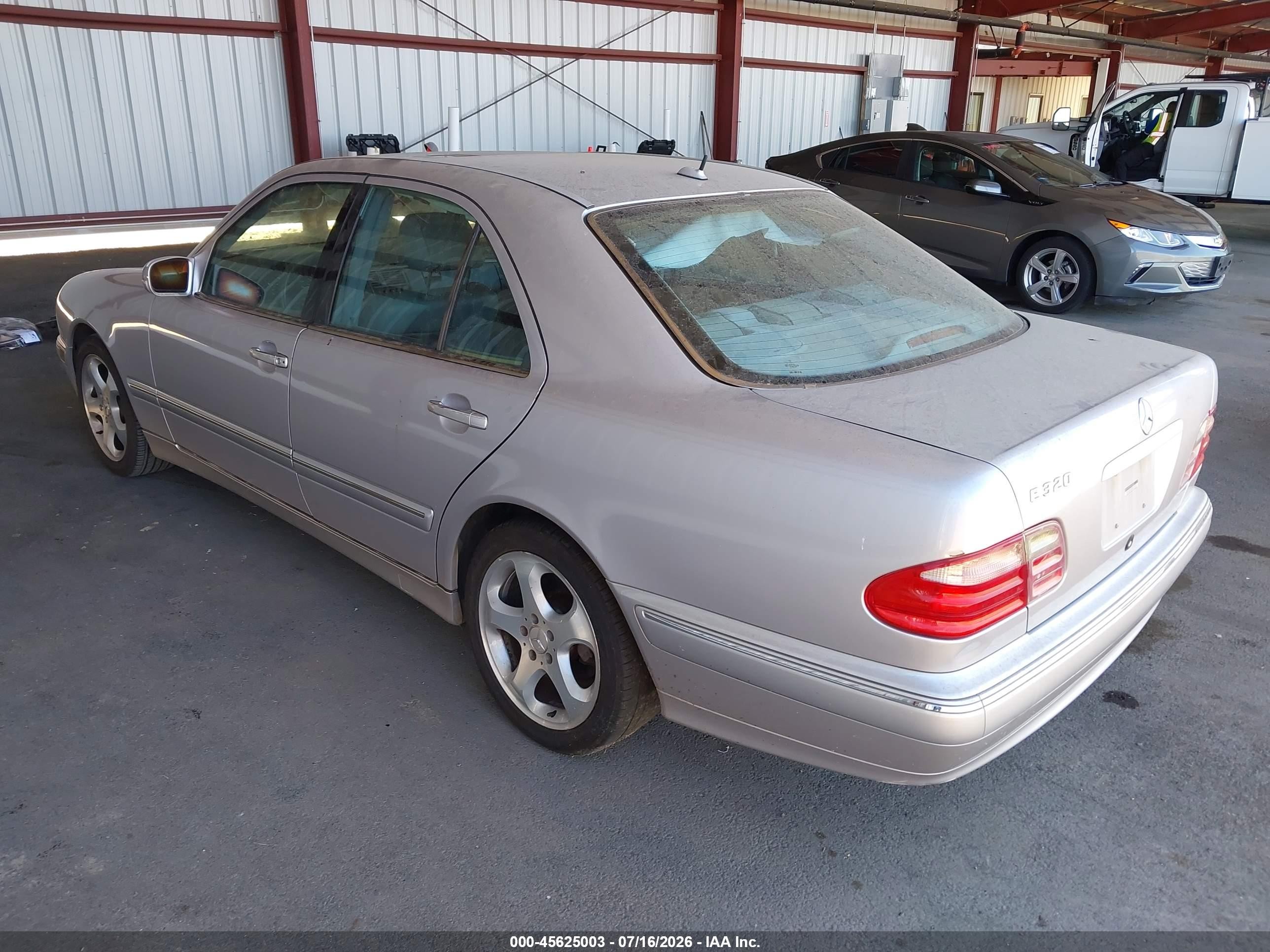 2002 Mercedes-benz E 320 Silver vin: WDBJF65J82B460181