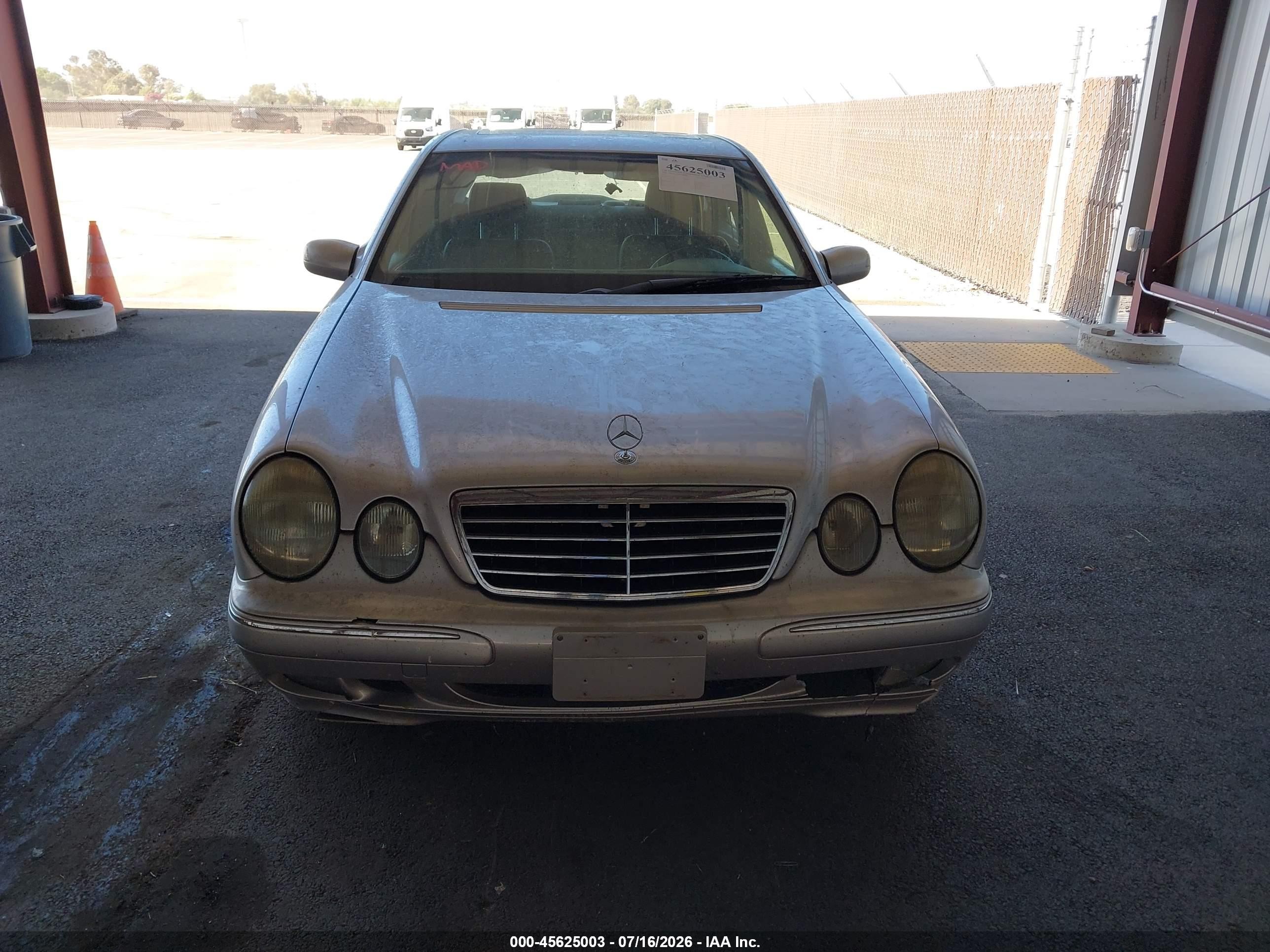 2002 Mercedes-benz E 320 Silver vin: WDBJF65J82B460181
