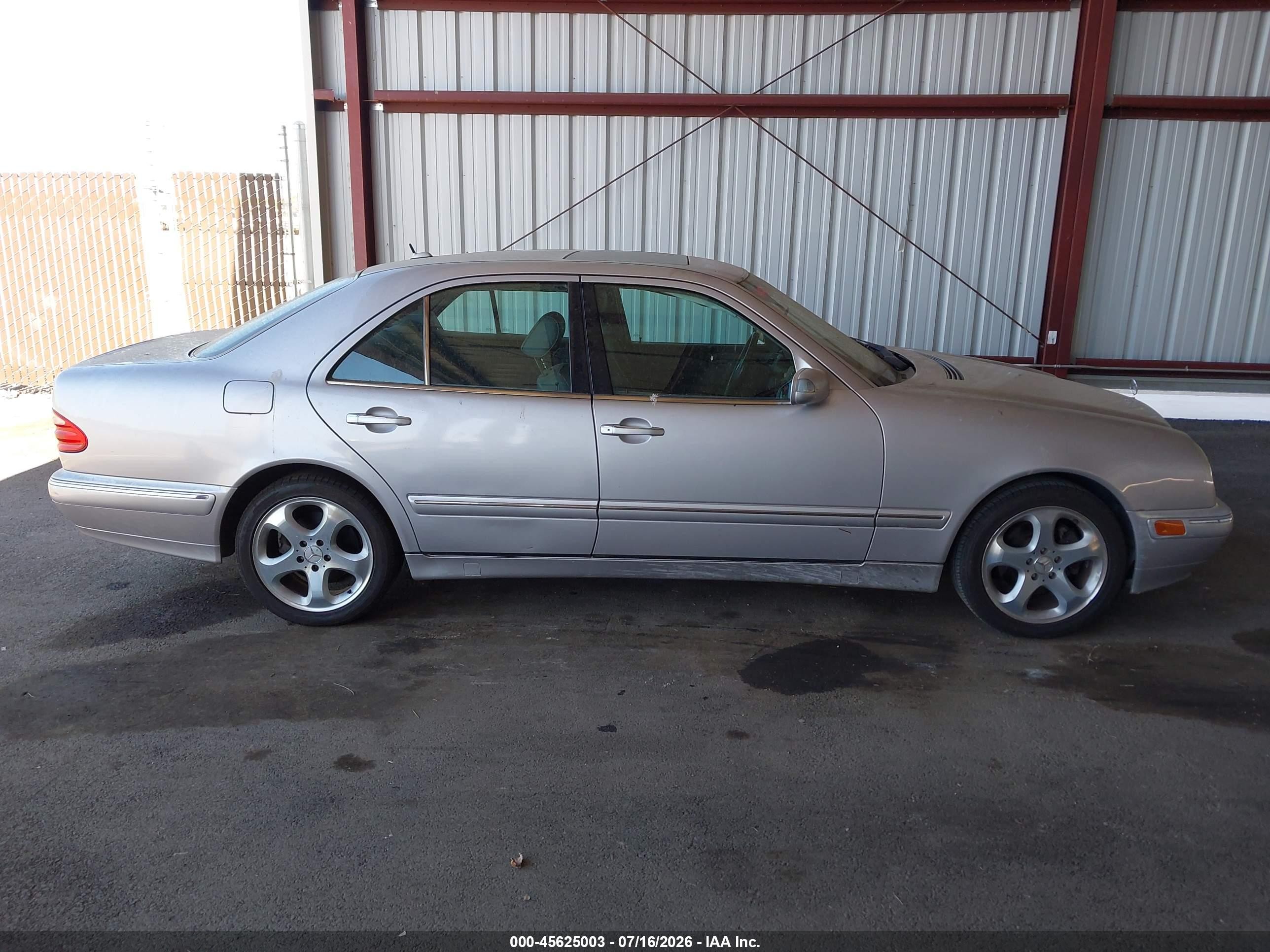 2002 Mercedes-benz E 320 Silver vin: WDBJF65J82B460181