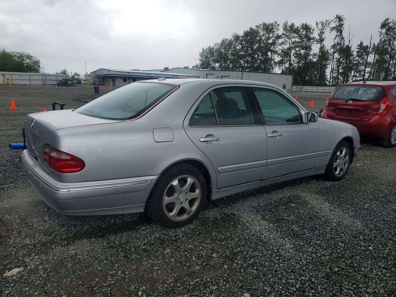 2002 Mercedes-benz E 320 Silver vin: WDBJF65J82B477322