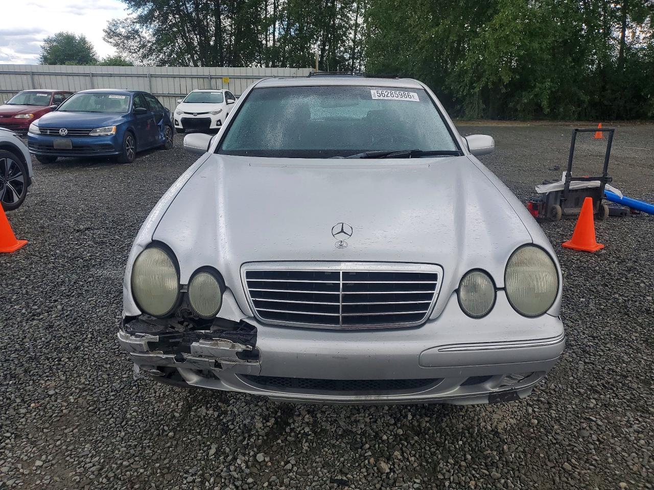 2002 Mercedes-benz E 320 Silver vin: WDBJF65J82B477322