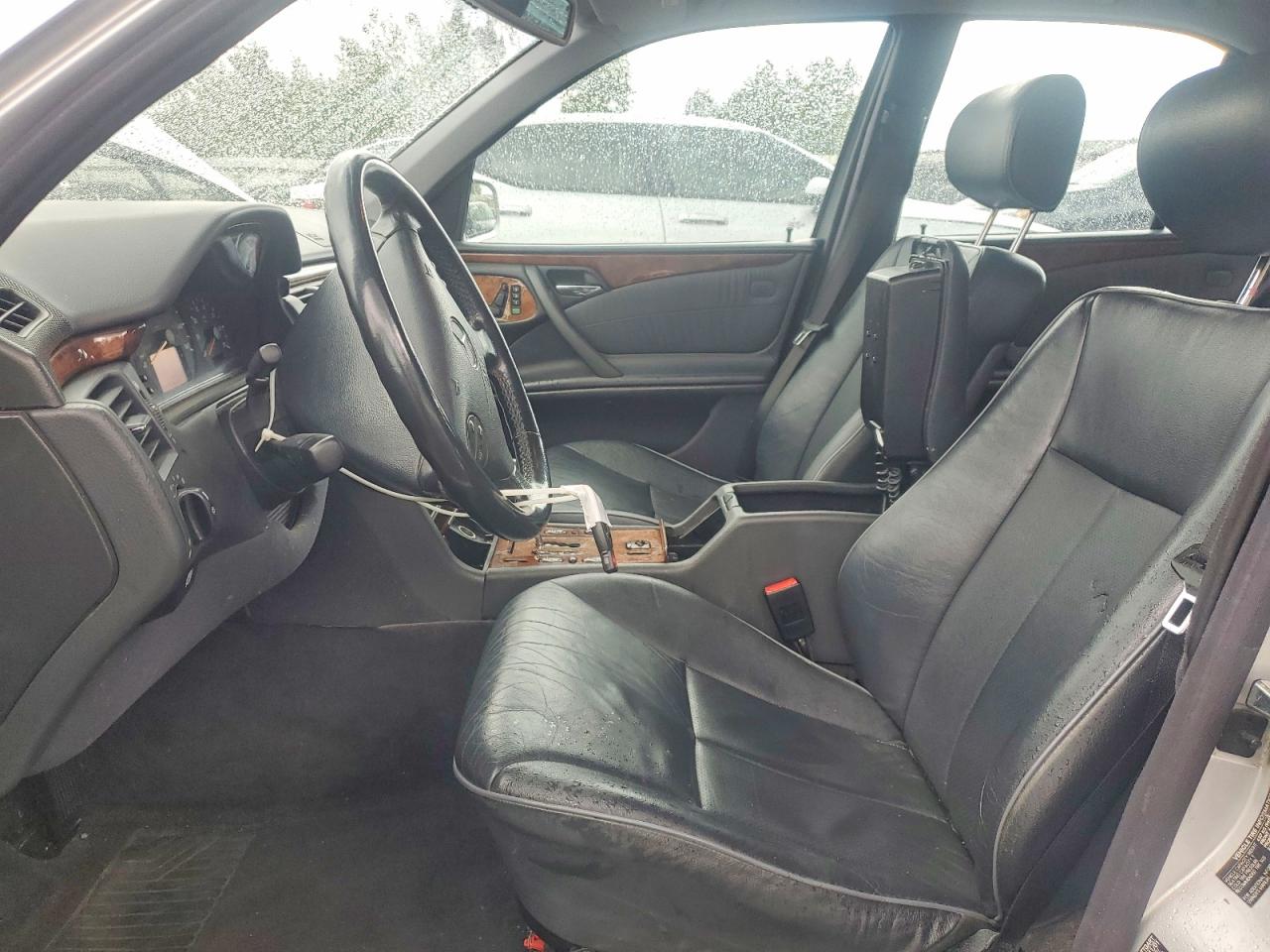 2002 Mercedes-benz E 320 Silver vin: WDBJF65J82B477322