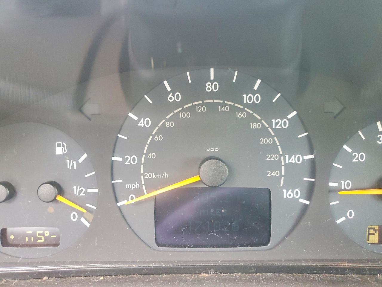 2002 Mercedes-benz E 320 Silver vin: WDBJF65J82B477322