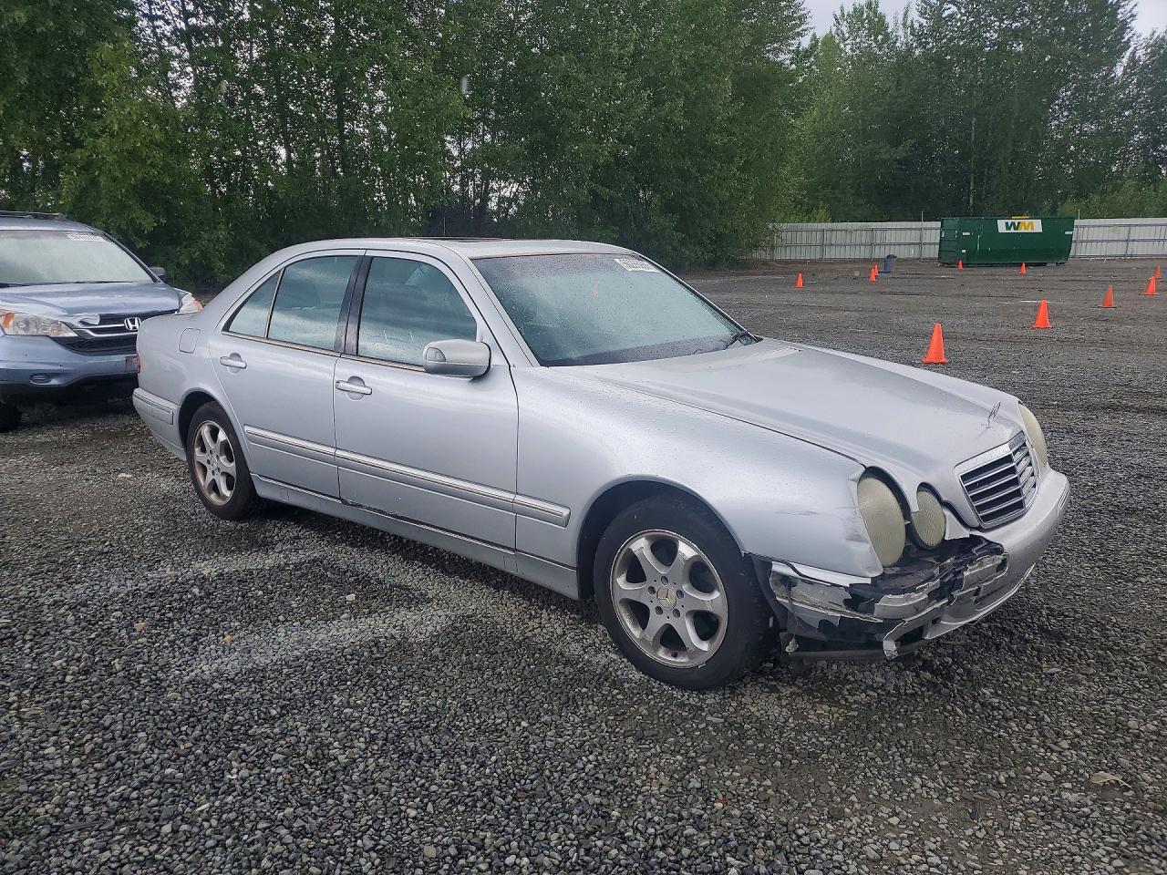 2002 Mercedes-benz E 320 Silver vin: WDBJF65J82B477322