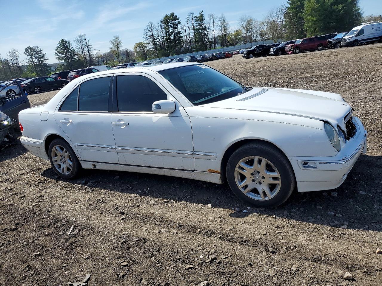 2000 Mercedes-benz E 320 White vin: WDBJF65J8YA971162