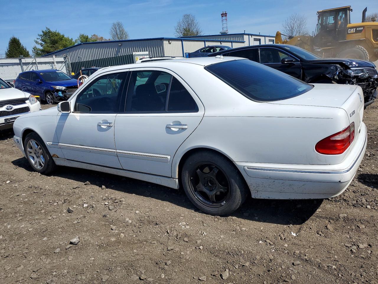 2000 Mercedes-benz E 320 White vin: WDBJF65J8YA971162