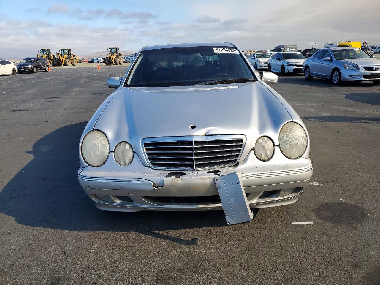 2000 Mercedes-benz E 320 Silver vin: WDBJF65J8YB090763