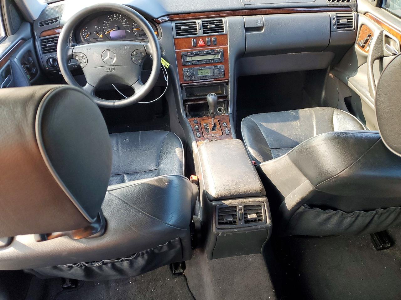 2000 Mercedes-benz E 320 Silver vin: WDBJF65J8YB090763