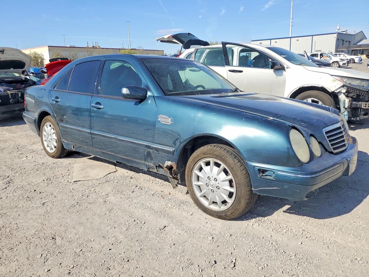 2000 Mercedes-benz E 320 Teal vin: WDBJF65J8YB161296