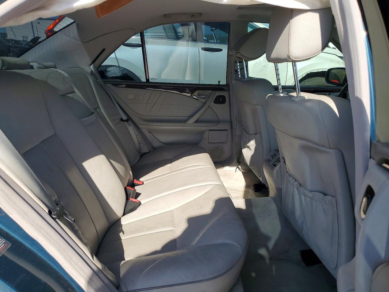 2000 Mercedes-benz E 320 Teal vin: WDBJF65J8YB161296