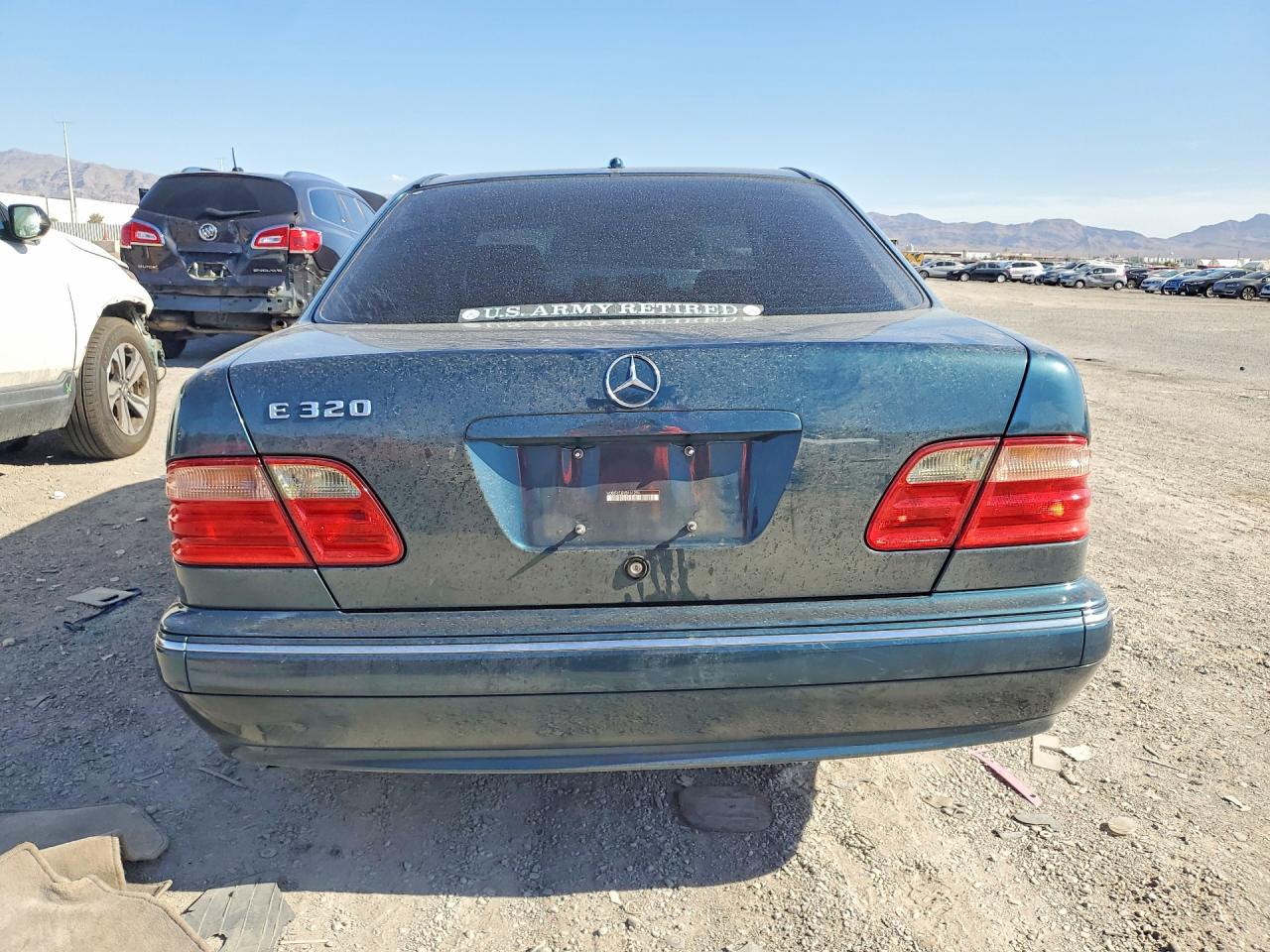 2000 Mercedes-benz E 320 Teal vin: WDBJF65J8YB161296