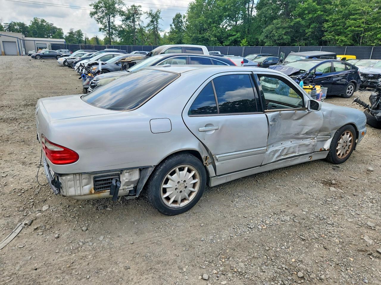 2001 Mercedes-benz E 320 Silver vin: WDBJF65J91B337925