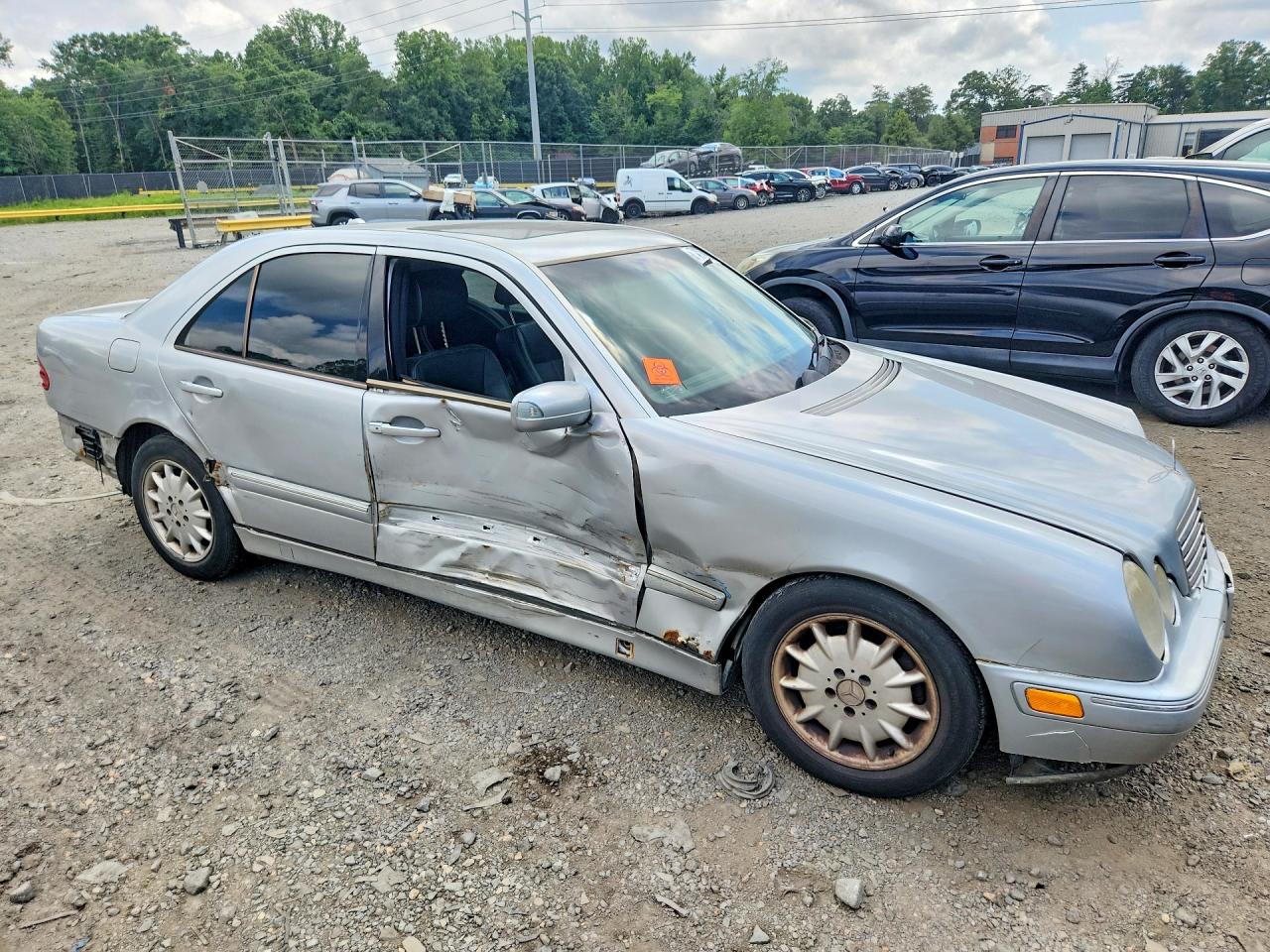 2001 Mercedes-benz E 320 Silver vin: WDBJF65J91B337925